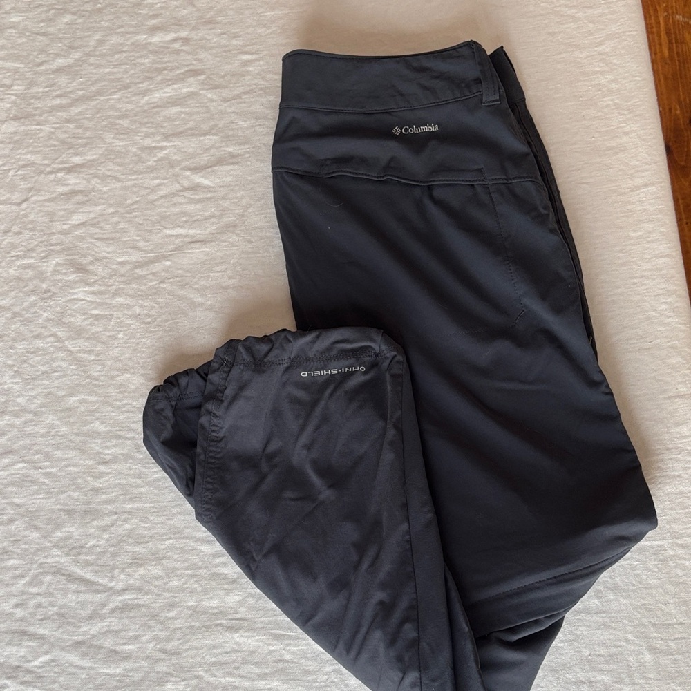 Women’s Columbia Hiking Omni Shield Pants Zip Off Leg Adjustable Bottom Size 12